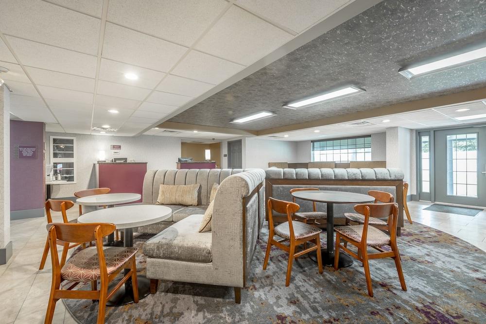 District 3 Hotel, Ascend Collection Hotel 3*