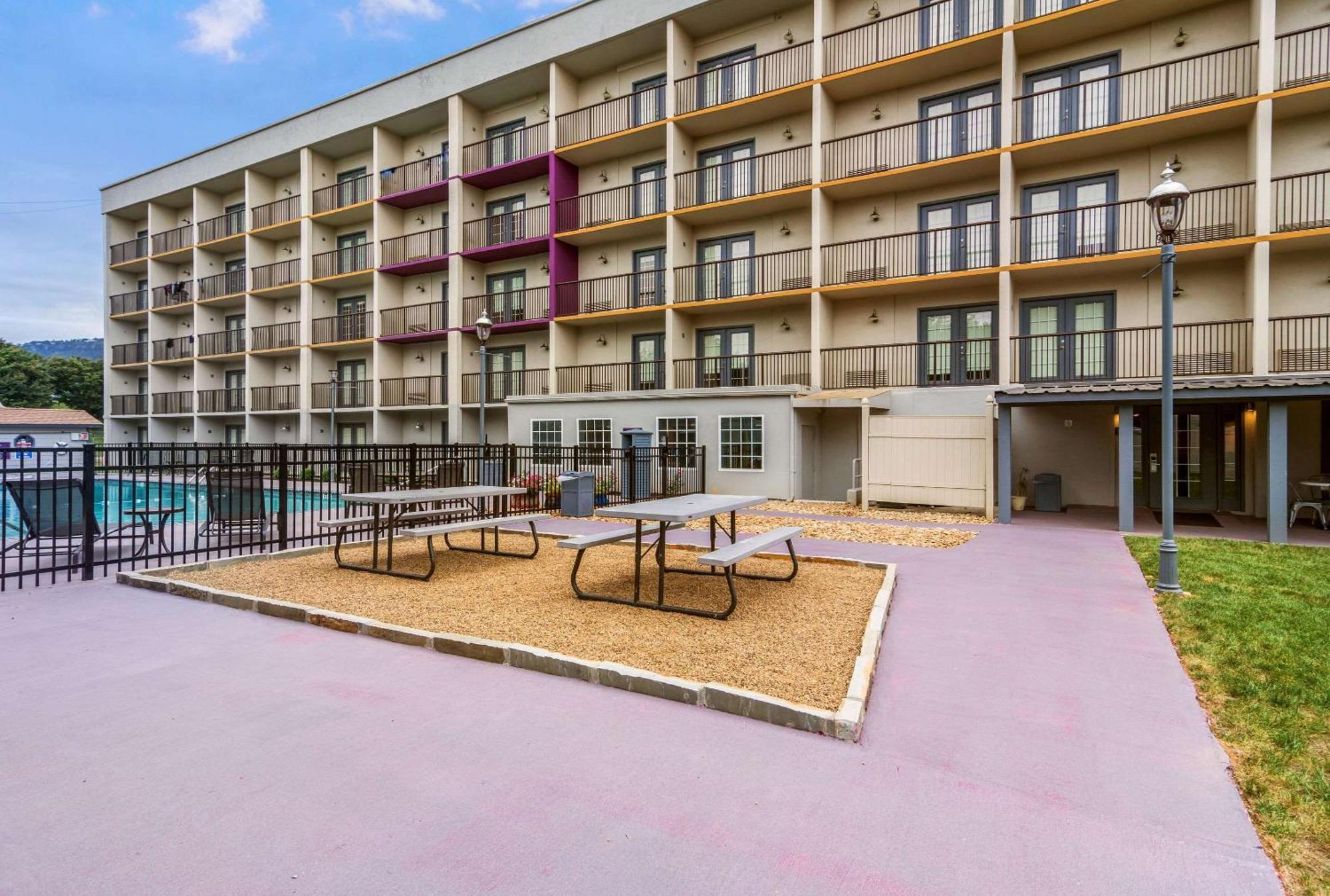 District 3 Hotel, Ascend Collection Hotel