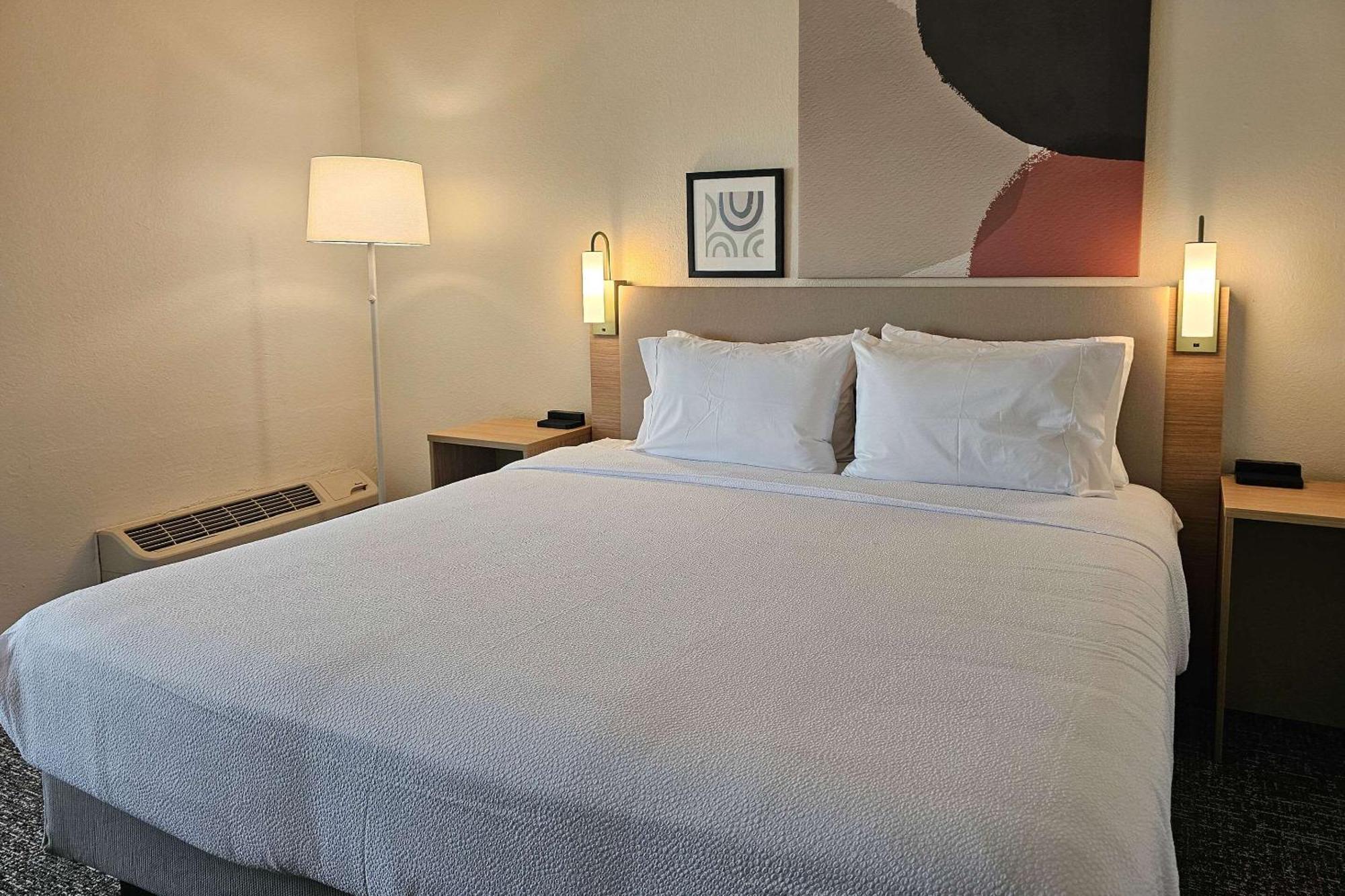 Hotel District 3 Hotel, Ascend Collection 3*