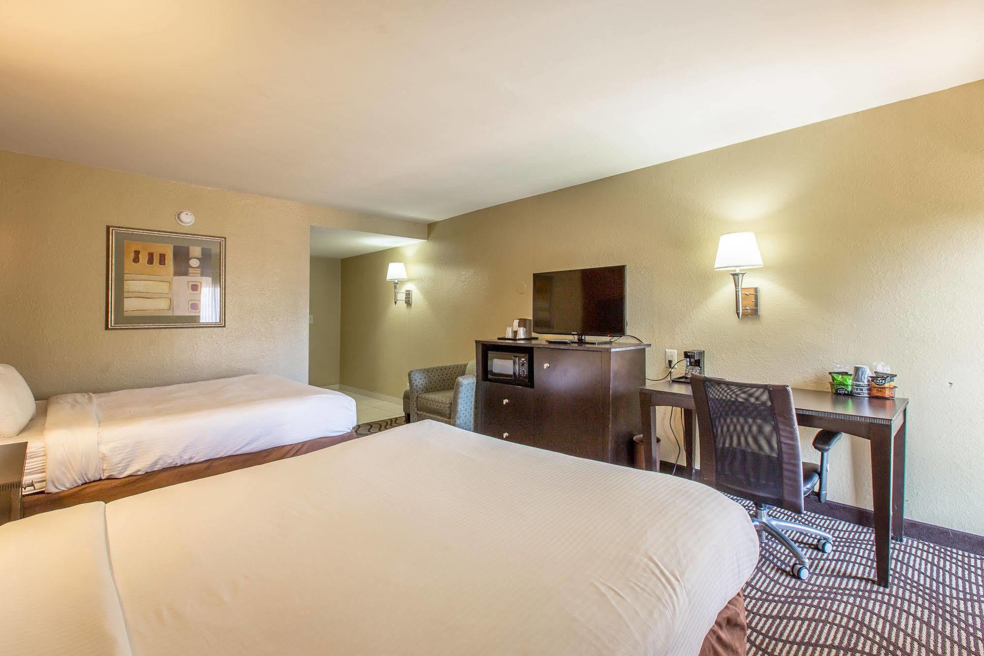 District 3 Hotel, Ascend Collection Hotel 3*
