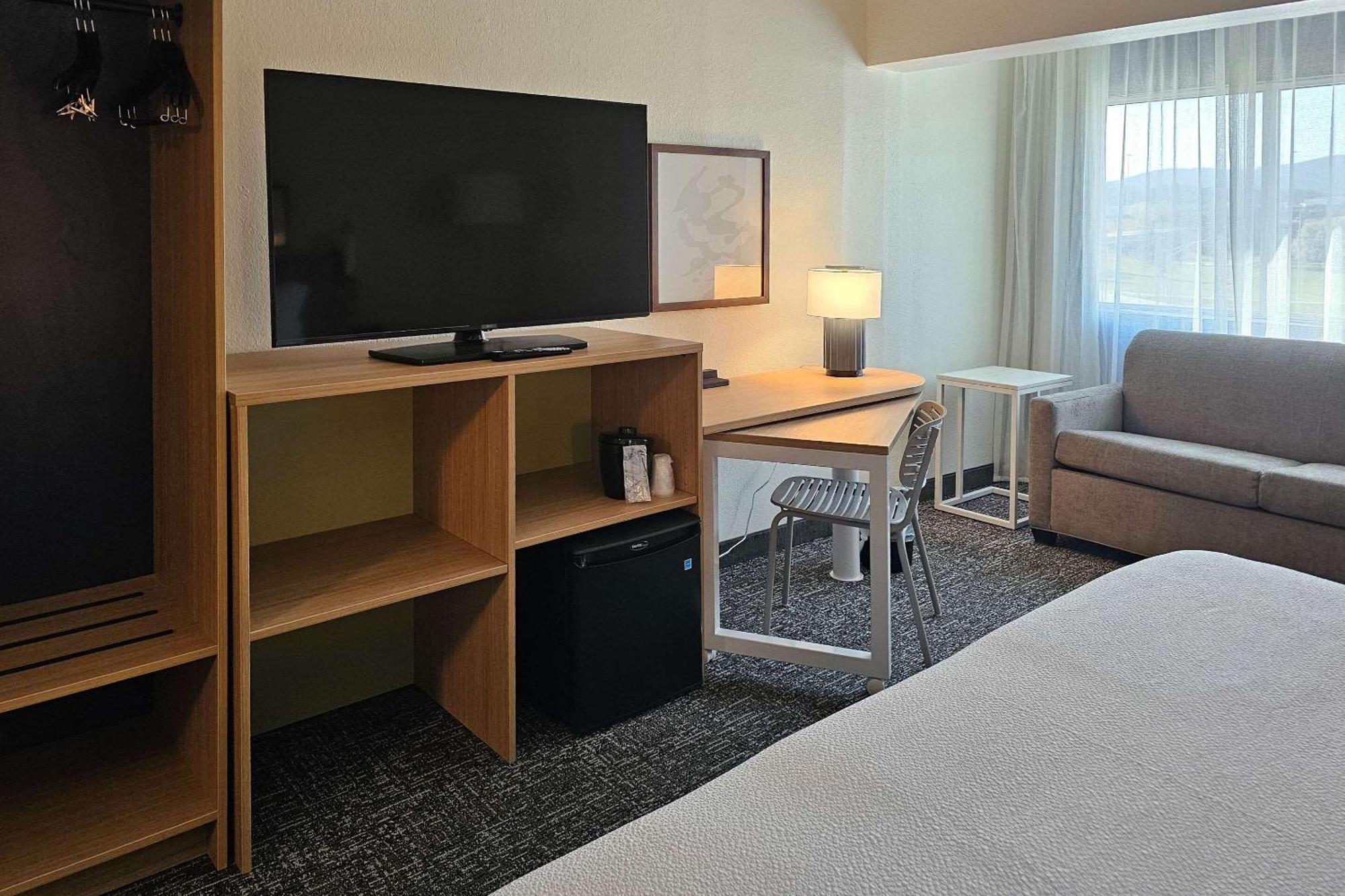 District 3 Hotel, Ascend Collection 3*